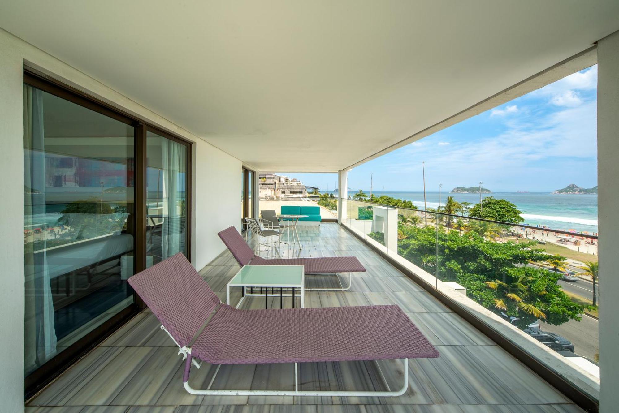فندق Lifestyle Laghetto Collection ريو دي جانيرو المظهر الخارجي الصورة A balcony