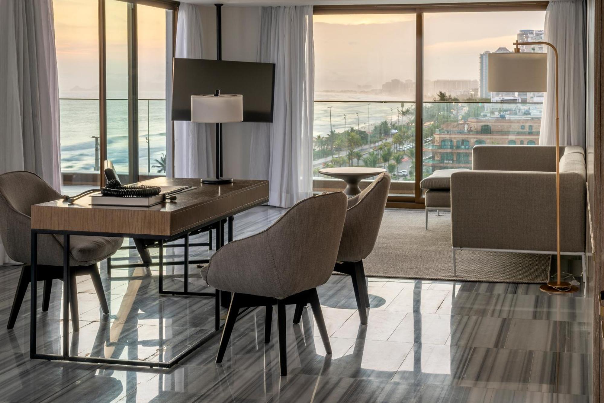 فندق Lifestyle Laghetto Collection ريو دي جانيرو المظهر الخارجي الصورة A living room at the Ritz-Carlton, DIFC