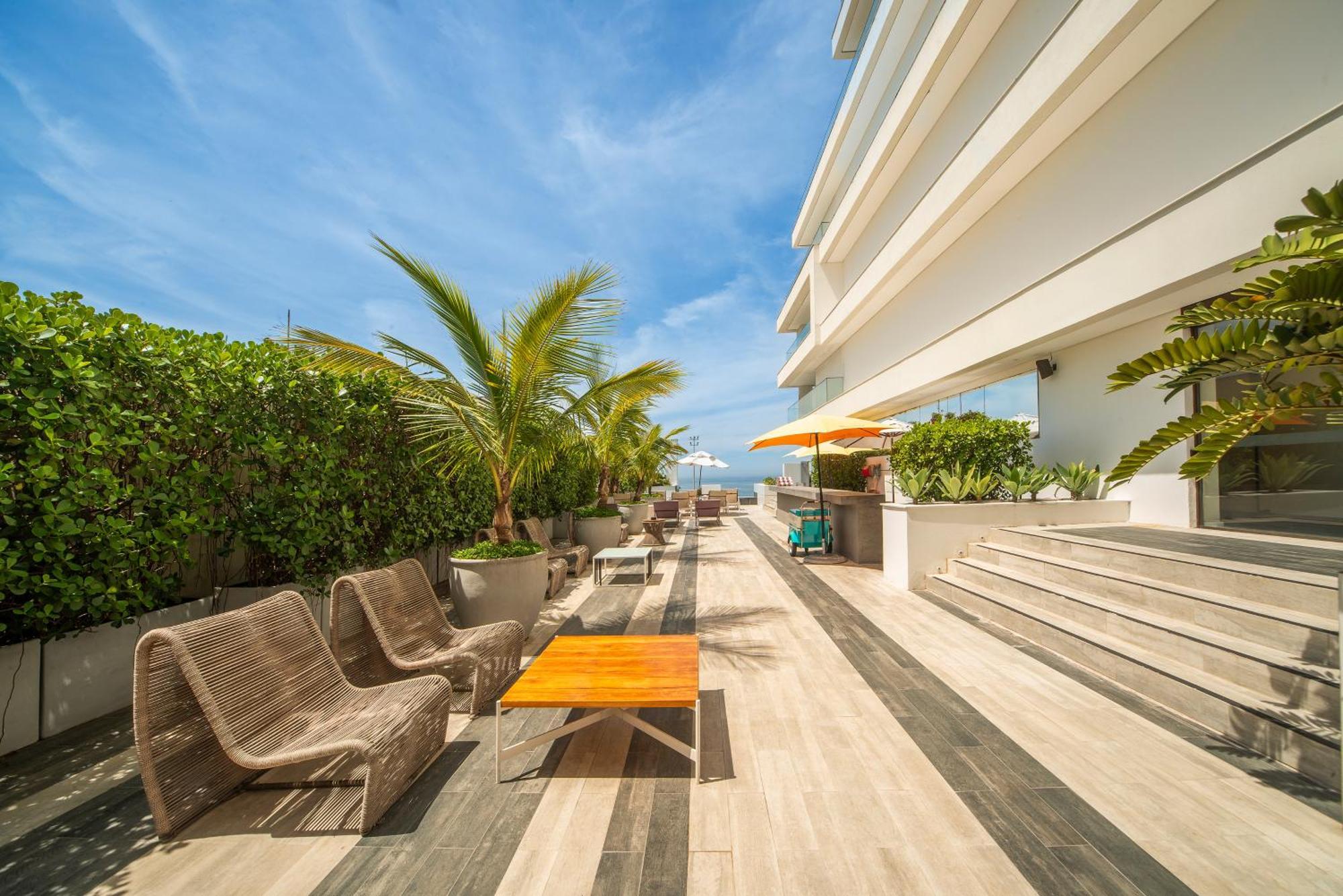 فندق Lifestyle Laghetto Collection ريو دي جانيرو المظهر الخارجي الصورة The rooftop pool at the W South Beach